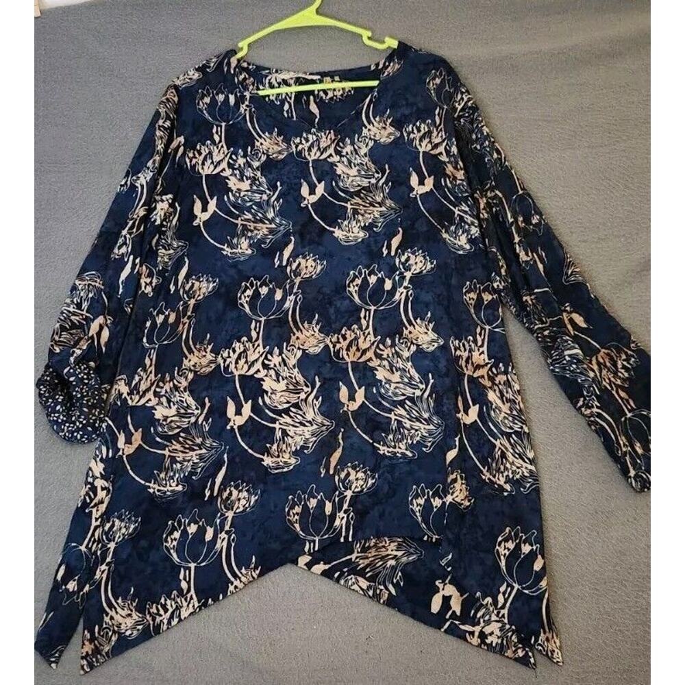 Soft Surroundings Blouse Blue Sharkbite Sz M Tunic Top Artsy Floral‎ Roll Tab